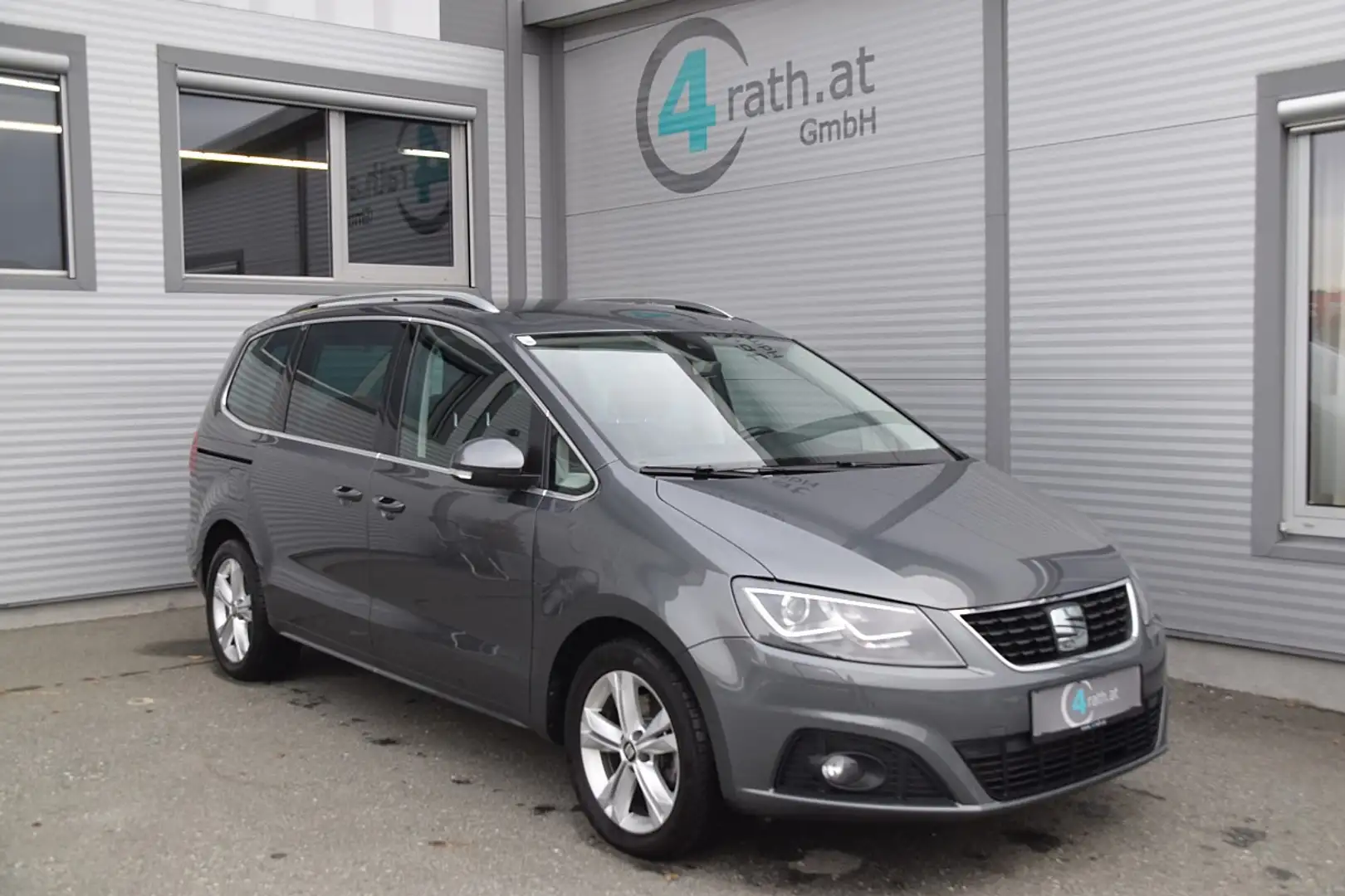 SEAT Alhambra Xcellence 2,0 TDI DSG 7-SITZER/XENON/NAVI/RFK Grau - 1