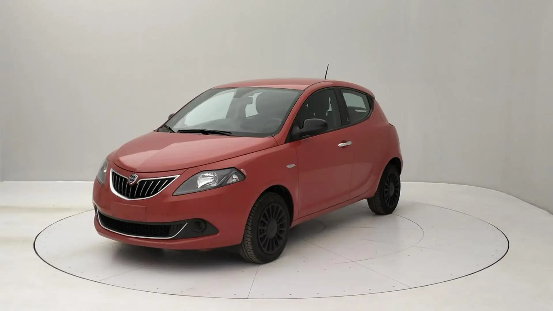 Lancia Ypsilon 1.0 firefly hybrid Silver s&s 70cv Bílá - 1