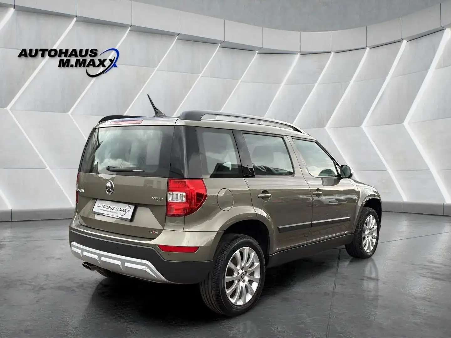 Skoda Yeti Elegance Outdoor 4x4 1.Hand Pano Memory PDC Grün - 2