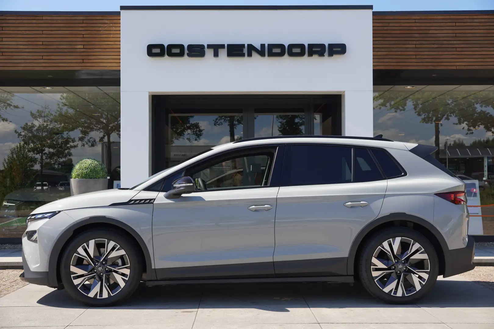 Skoda Elroq 85/285pk Sportline|2025|Trekhaak|20"LMV|Head-up|Cr Gri - 1