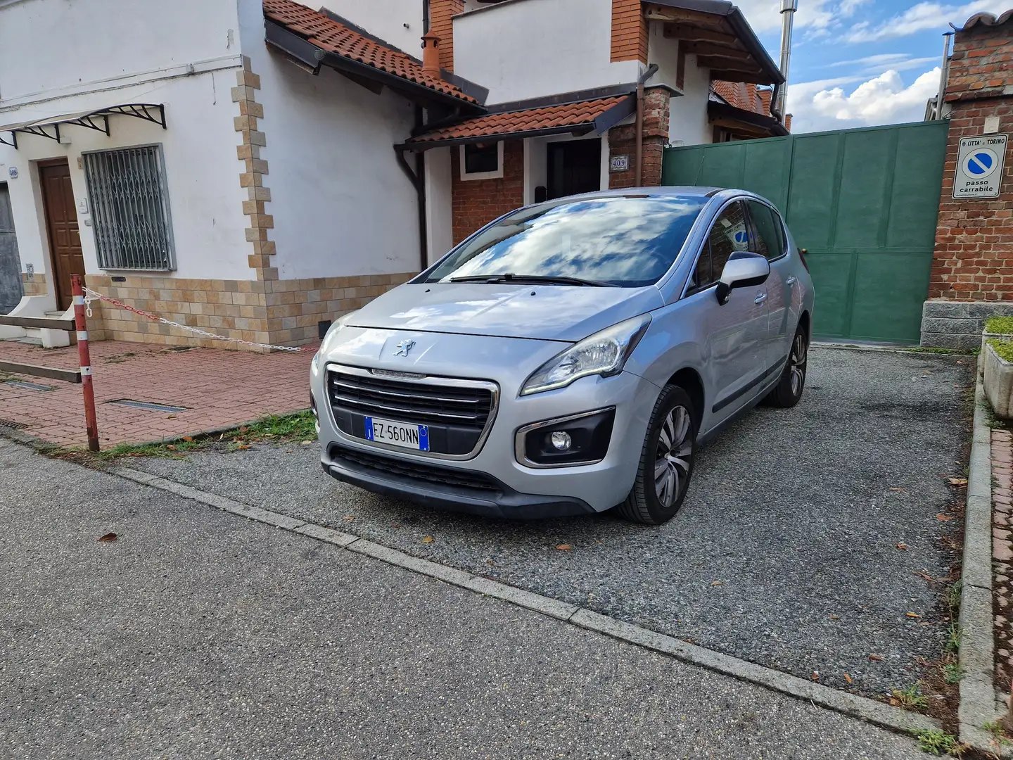 Peugeot 3008 1.6 115CV Diesel Euro5b, AUTOMATICA, Bluetooth Argento - 1