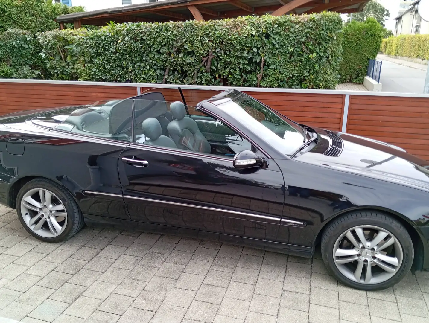 Mercedes-Benz CLK 200 CLK 200 Kompressor Cabrio Avantgarde Avantgarde Schwarz - 2