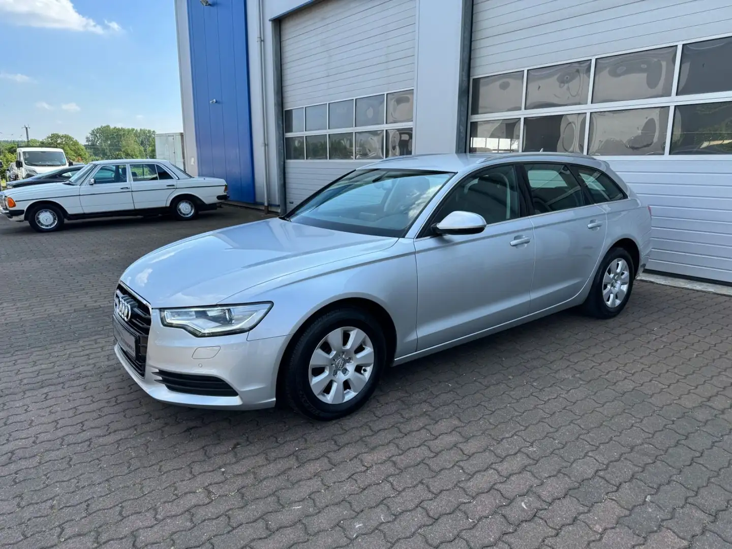 Audi A6 Avant 3.0 TDI LEDER/NAVI/XENON/KAMERA/6-GANG Silber - 1