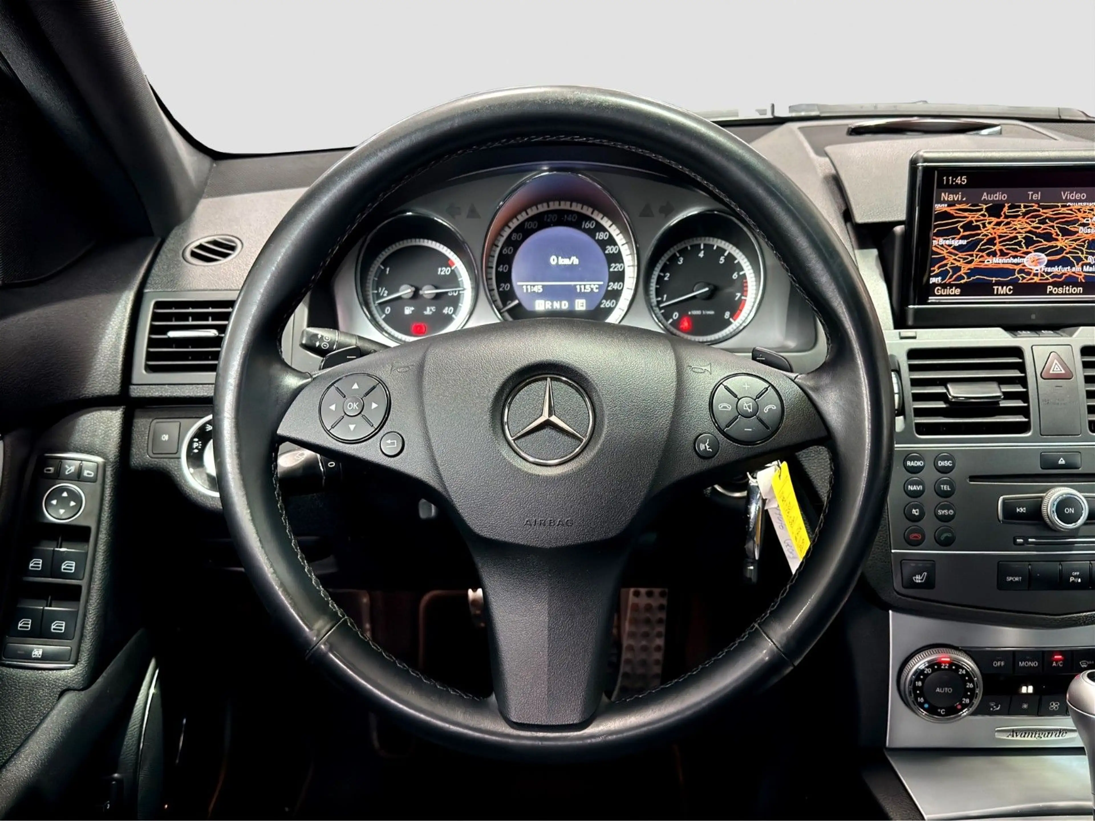 Mercedes-Benz C 250 CGI AMG-LINE NAVI GLASDACH MEMORY KAMERA — photo 14