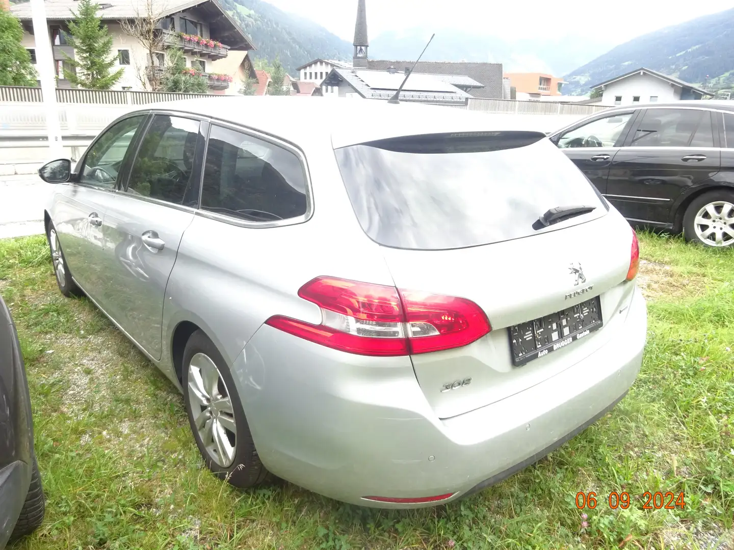Peugeot 308 SW 1,6 BHDI Active S Silber - 2