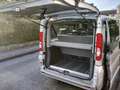 Renault Trafic 2.5 dCi, 7 Sitzplätze und Camping-Features Silber - thumbnail 16