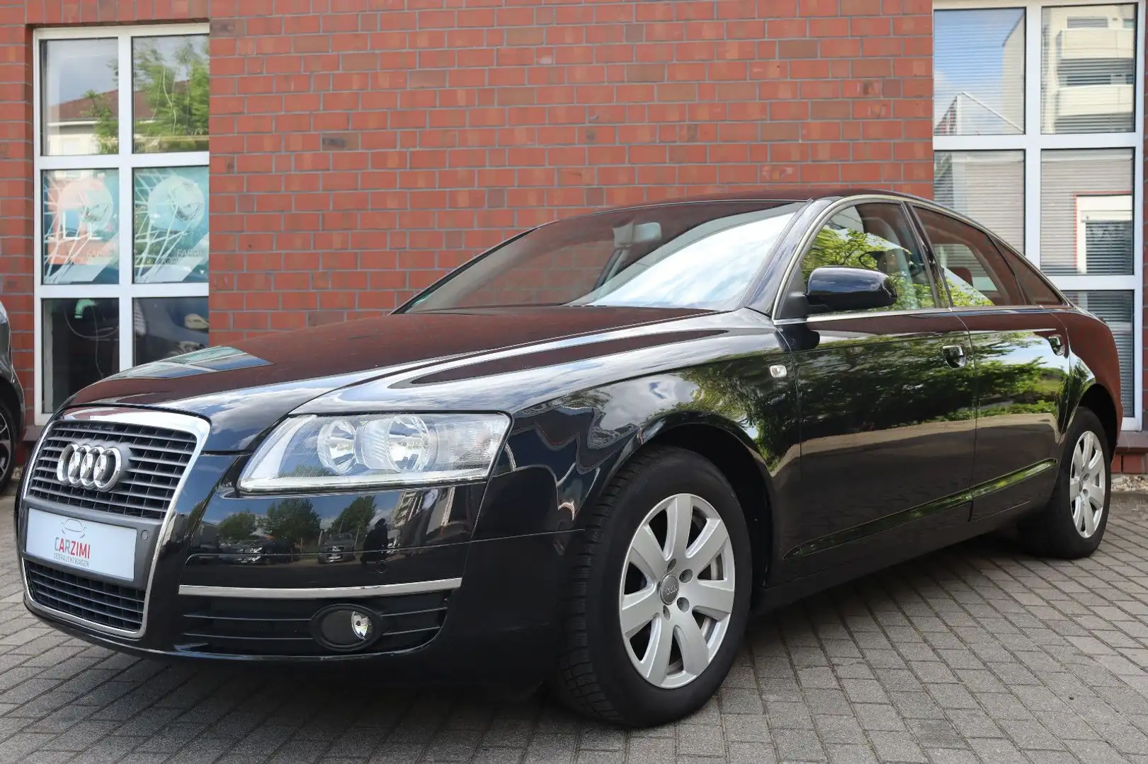 Audi A6 Lim. 2.4 Automatik Scheckheft 1.Hand Zwart - 2