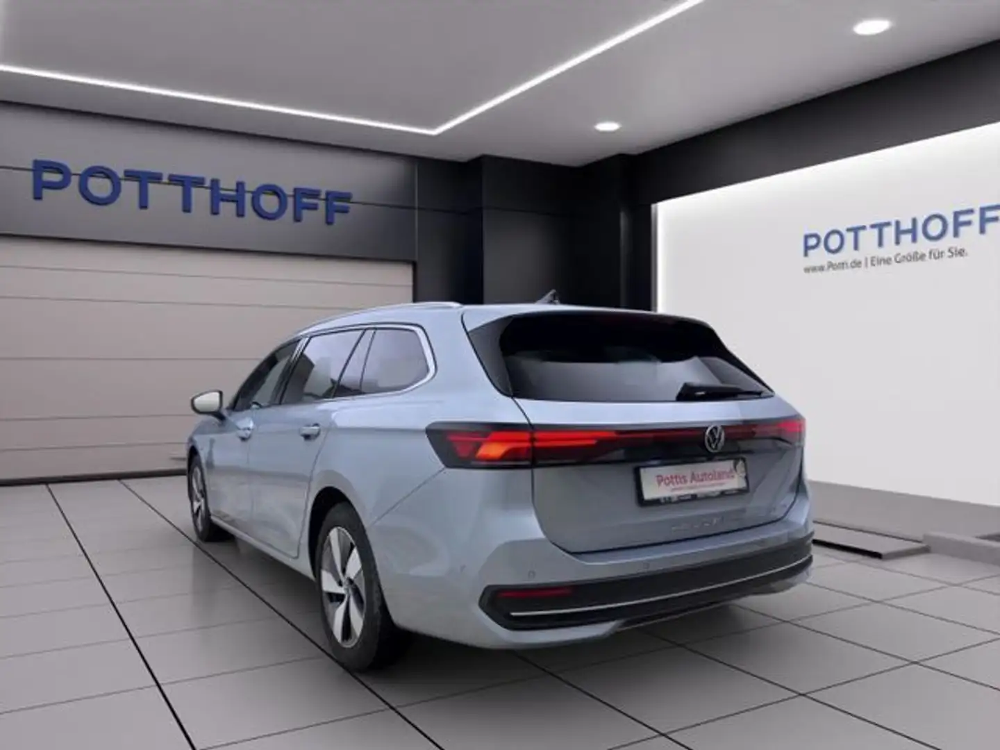 Volkswagen Passat Variant 1.5 TSI eHybrid DSG BUSINESS AHK Silber - 2