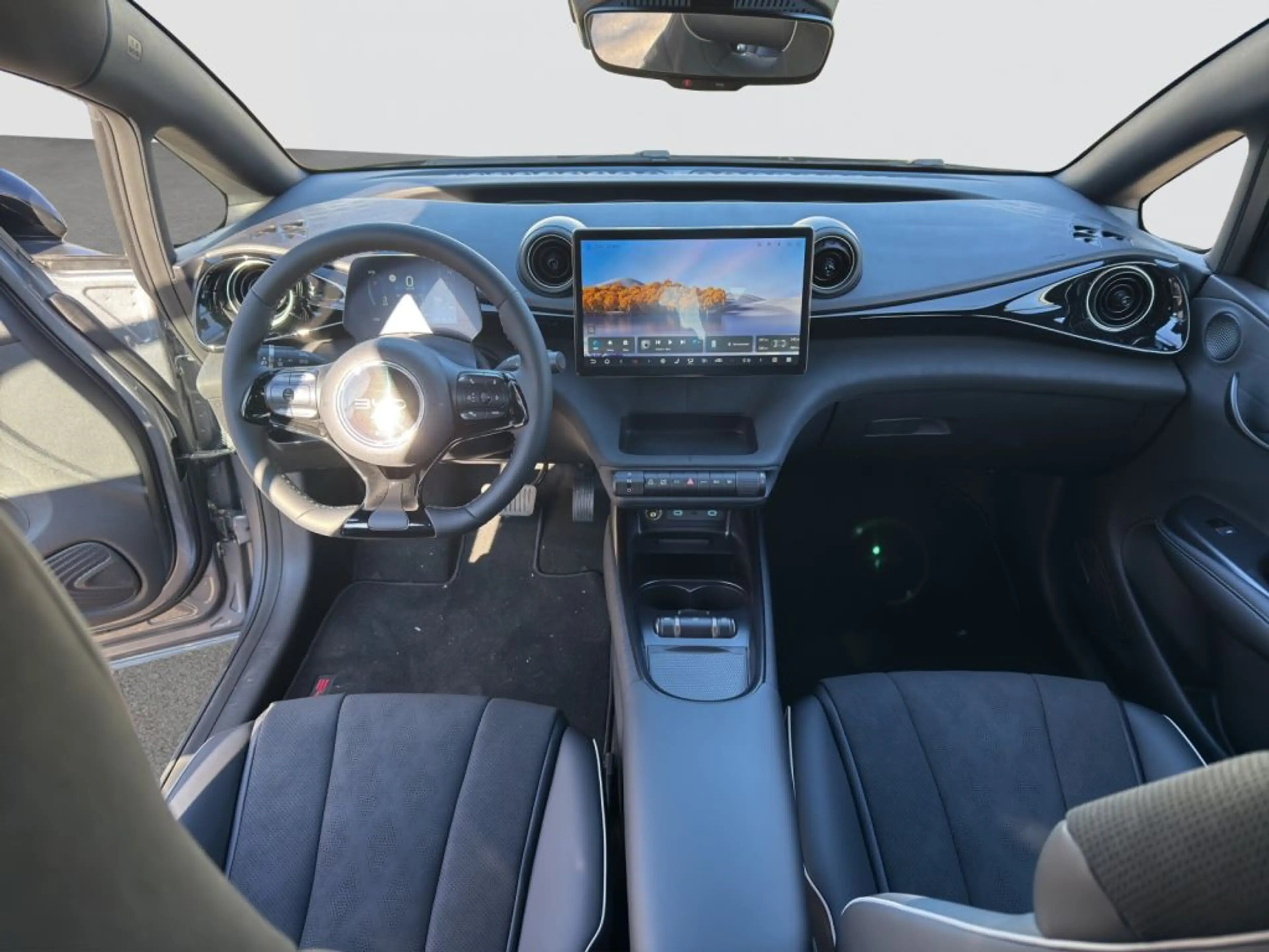 BYD Dolphin Comfort (EM2E) — photo 10