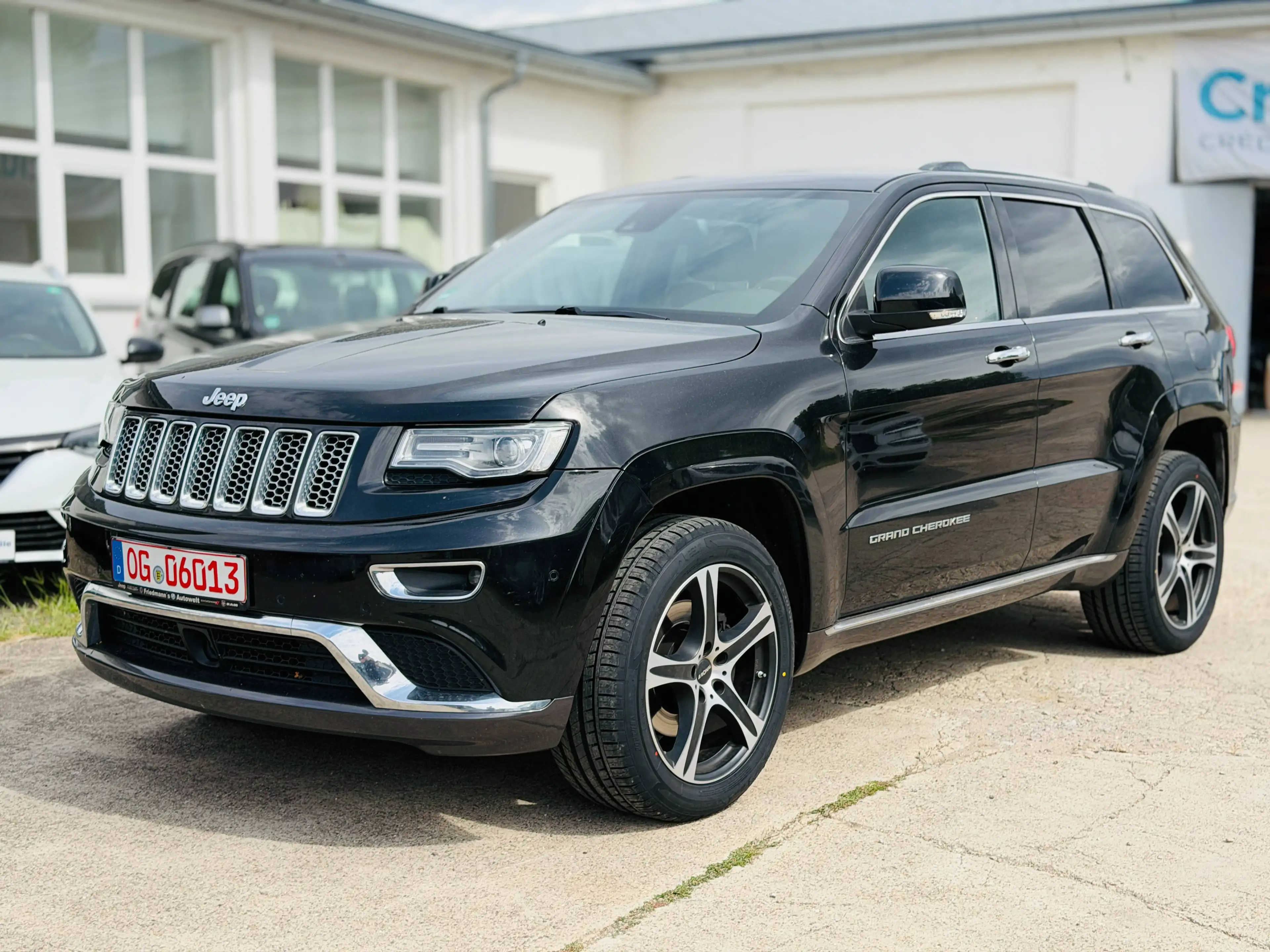 Jeep Grand Cherokee 3.0 CRD Summit 4WD AHK VOLL GARANTIE