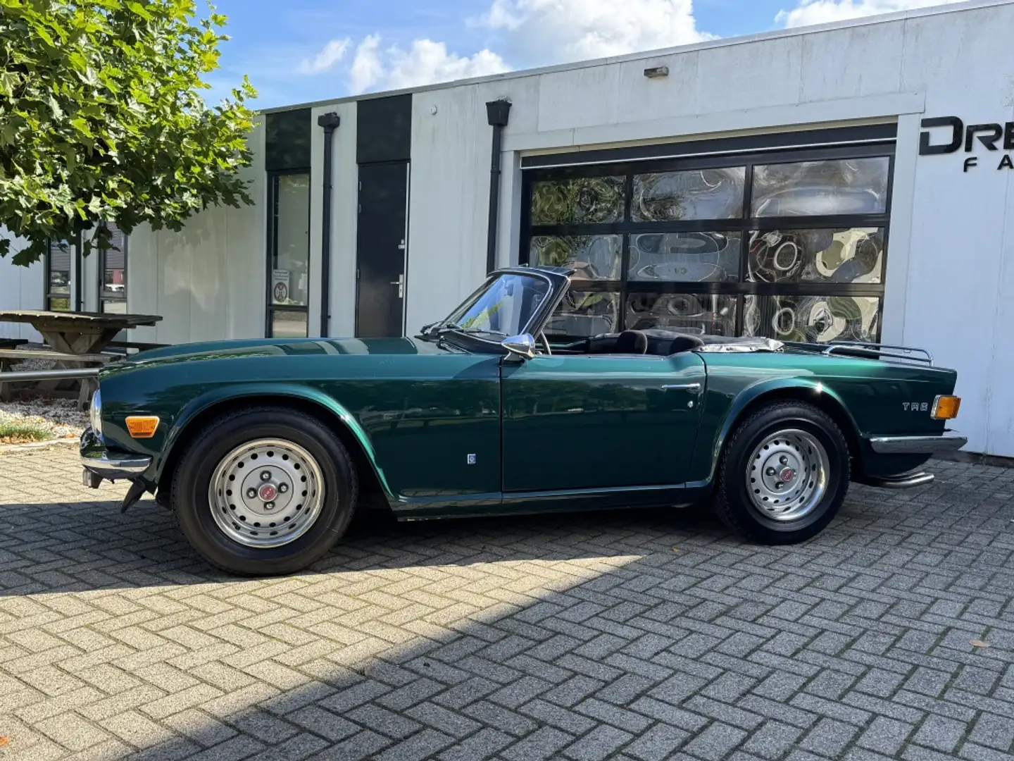Triumph TR6 met overdrive) Soft Top Groen - 2
