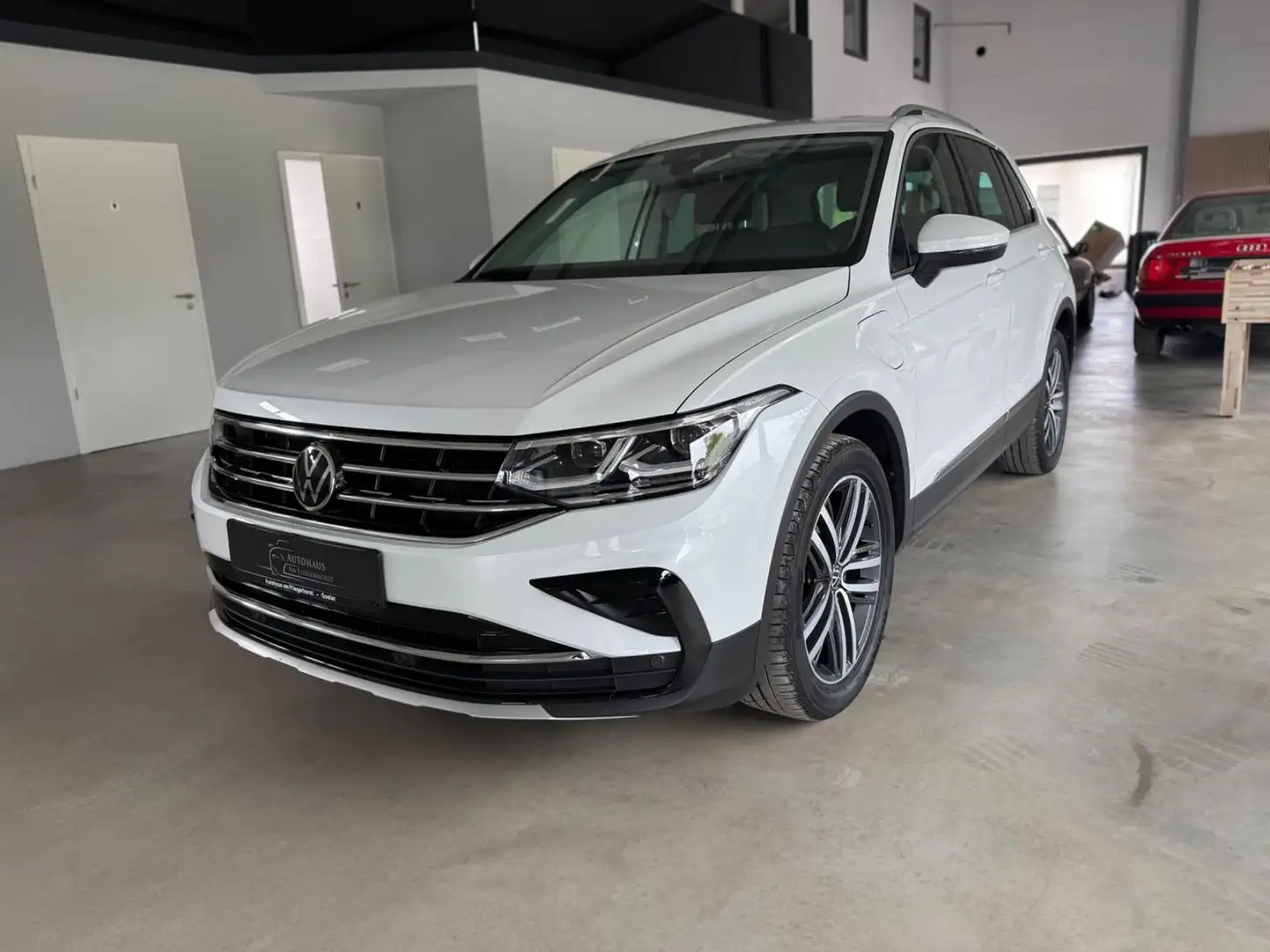 Volkswagen Tiguan Elegance 1.4 eHybrid LED/ACC/Kam/Navi Weiß - 1