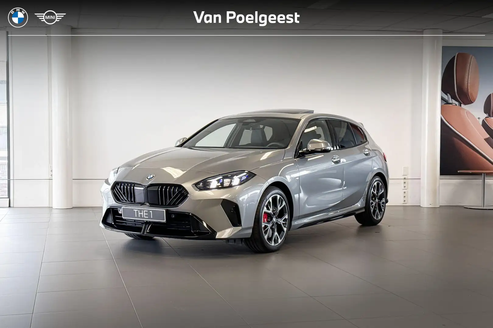 BMW 120 1 Serie | M Sport Pro | Glazen Panoramadak | Stoel Grijs - 1