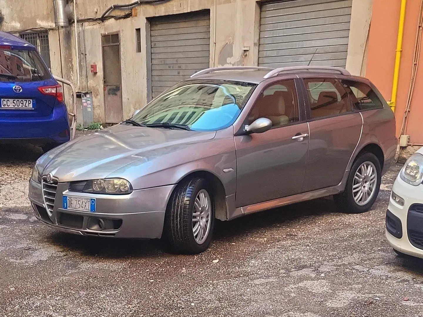 Alfa Romeo Crosswagon Crosswagon Q4 1.9 jtd 16v Distinctive Q4 Stříbrná - 2