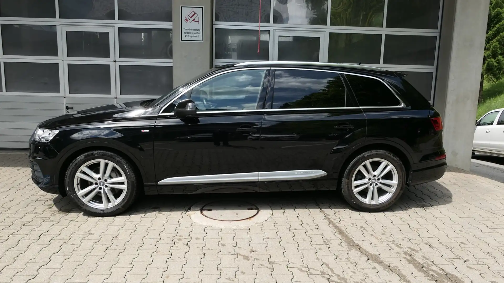 Audi Q7 3.0 TDI quattro Schwarz - 2