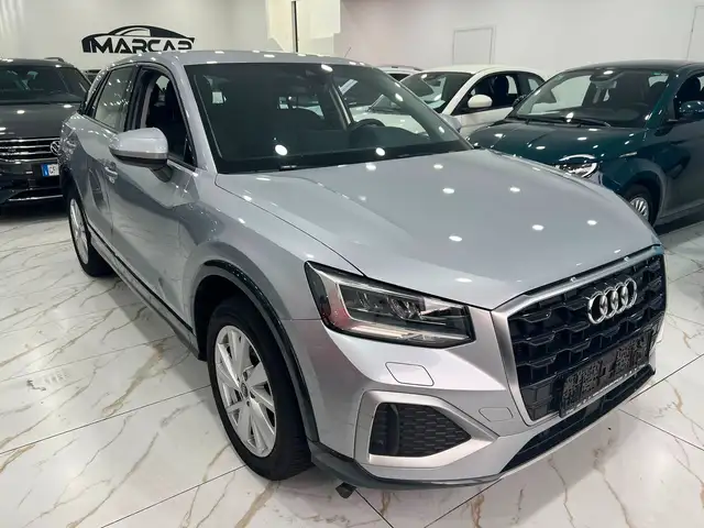 Audi Q2 view 8