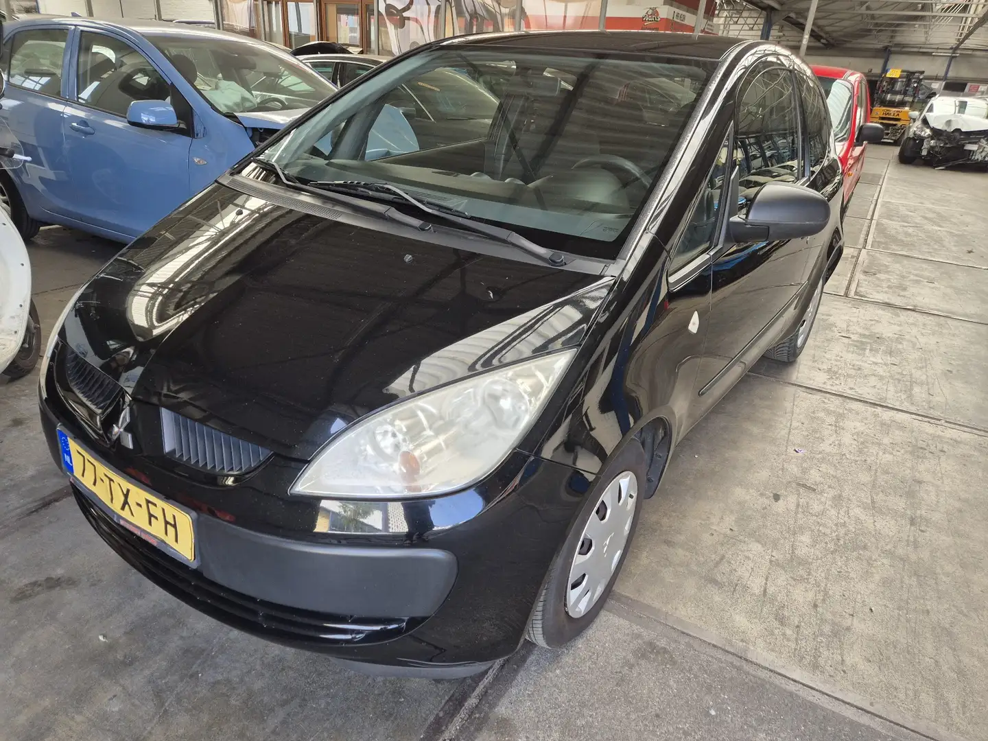Mitsubishi Colt 1.1 CZ3 Zwart - 1
