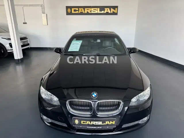 BMW 3 Series view 3