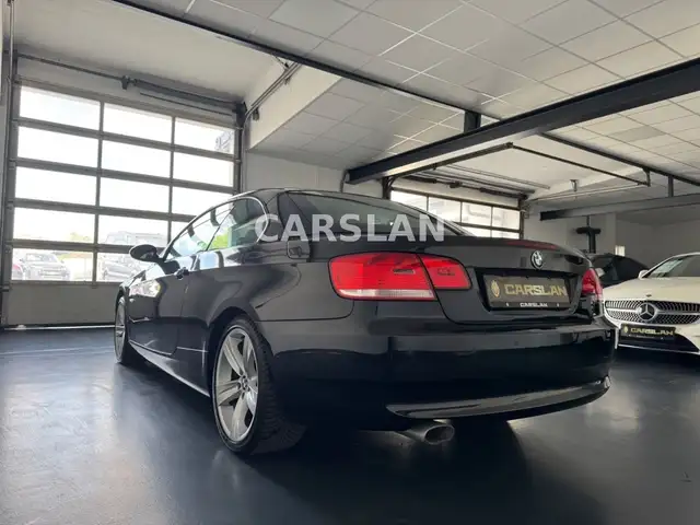 BMW 3 Series view 13