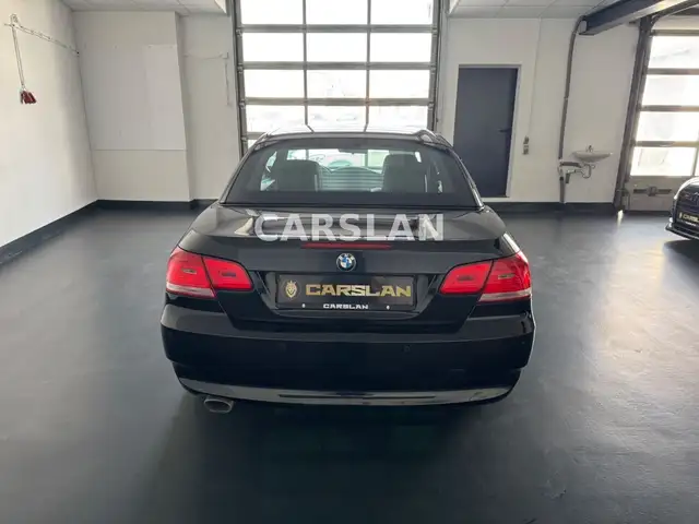 BMW 3 Series view 11