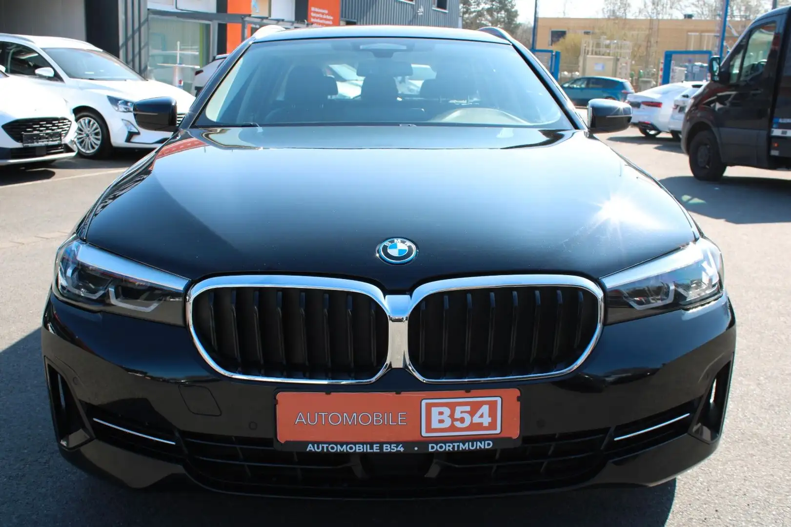 BMW 520 Baureihe 5 Touring 520 e/NAVI/LEDER/1 HAND Černá - 2