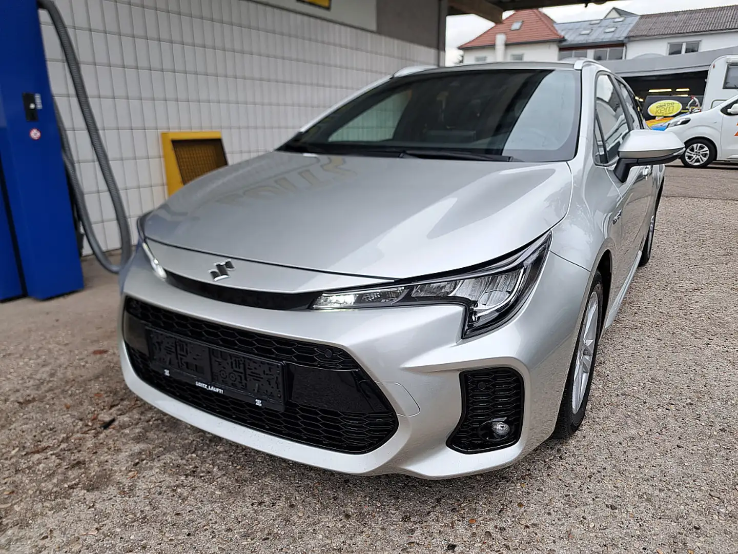Suzuki Swace 1,8 HEV E-CVT Shine inkl. Sommer / Winterräder Argent - 2