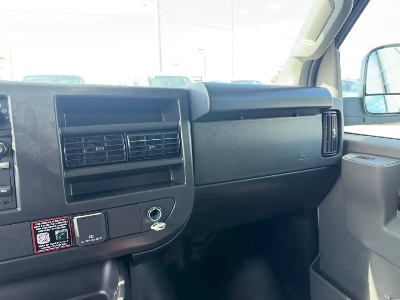 GMC Savana снимка GMC Savana