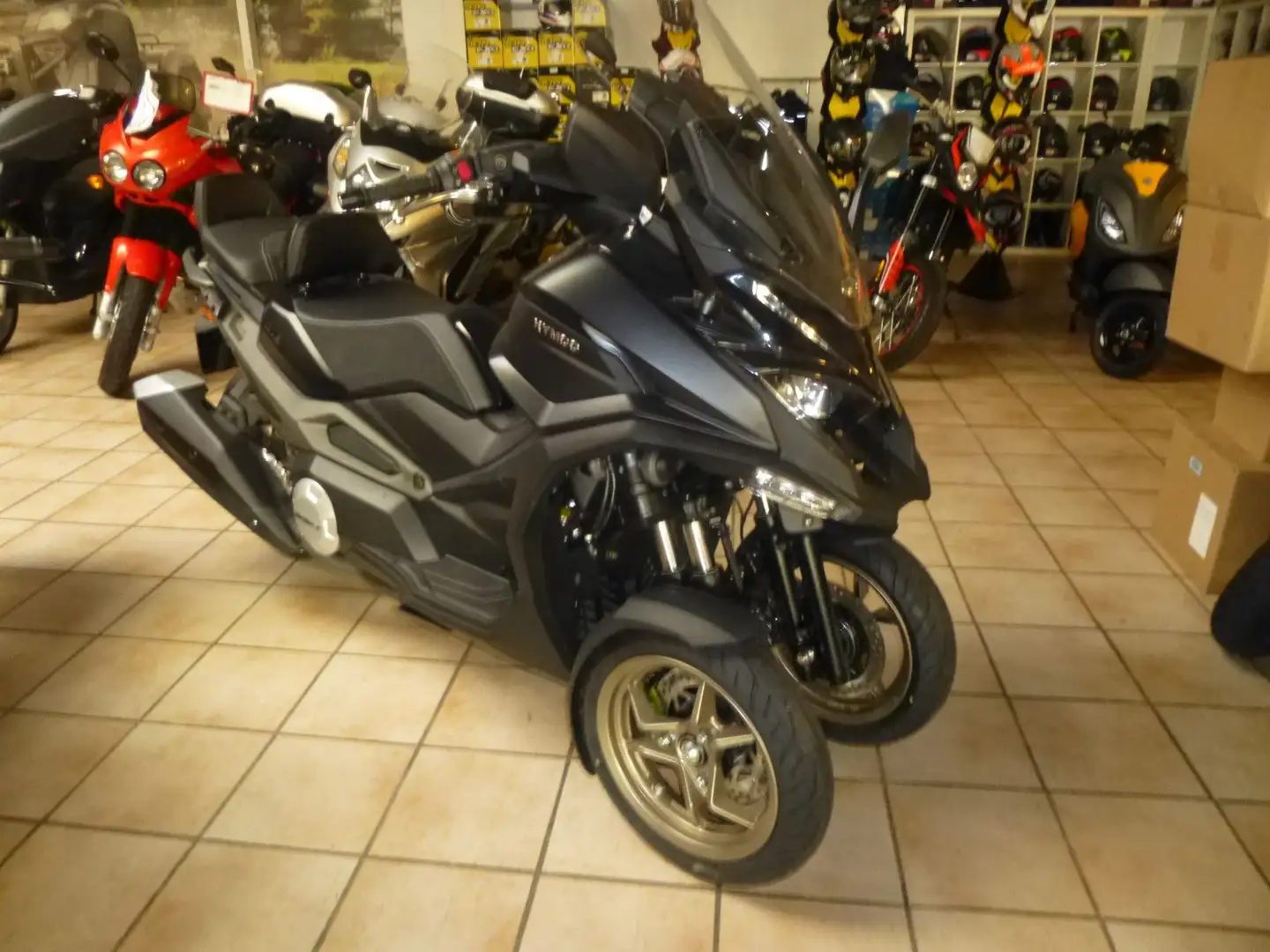 Kymco CV3 550i ABS auf Lager Zwart - 1