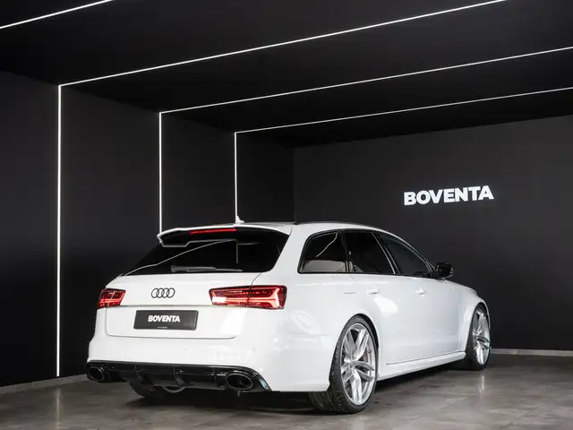 Audi RS6 view 8