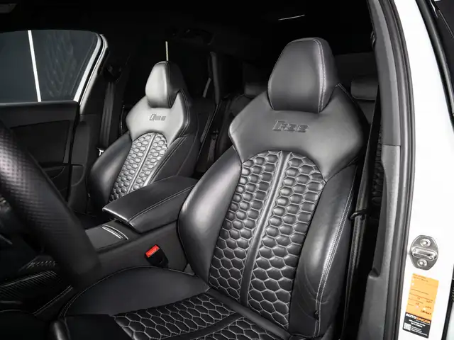 Audi RS6 view 11