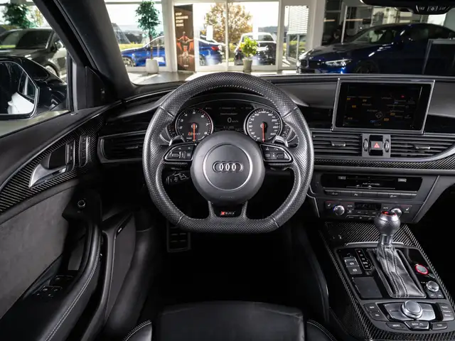 Audi RS6 view 12