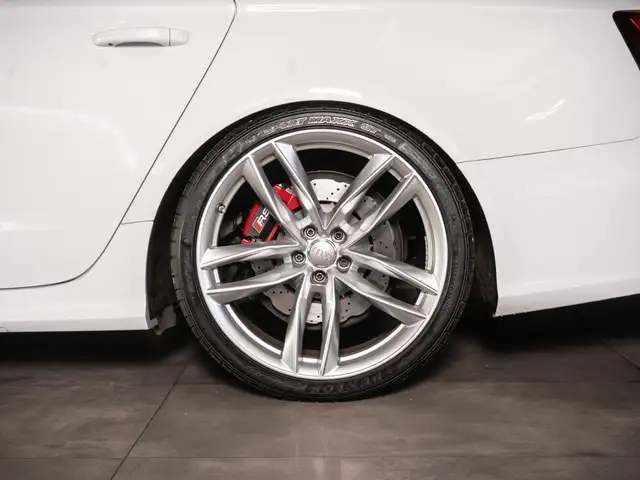 Audi RS6 view 6