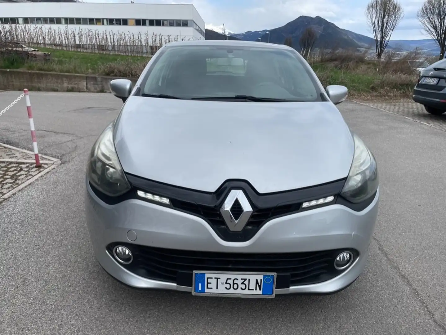 Renault Clio Clio 5p 1.2 Wave 75cv Silber - 2