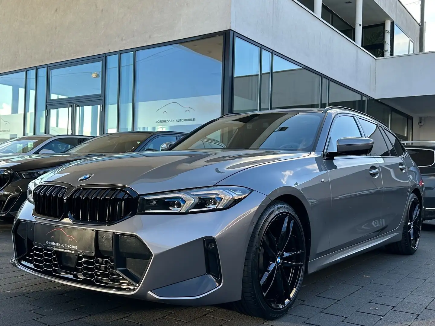 BMW 320 d Touring M Sport | 360° | Head-Up | AHK Gris - 1