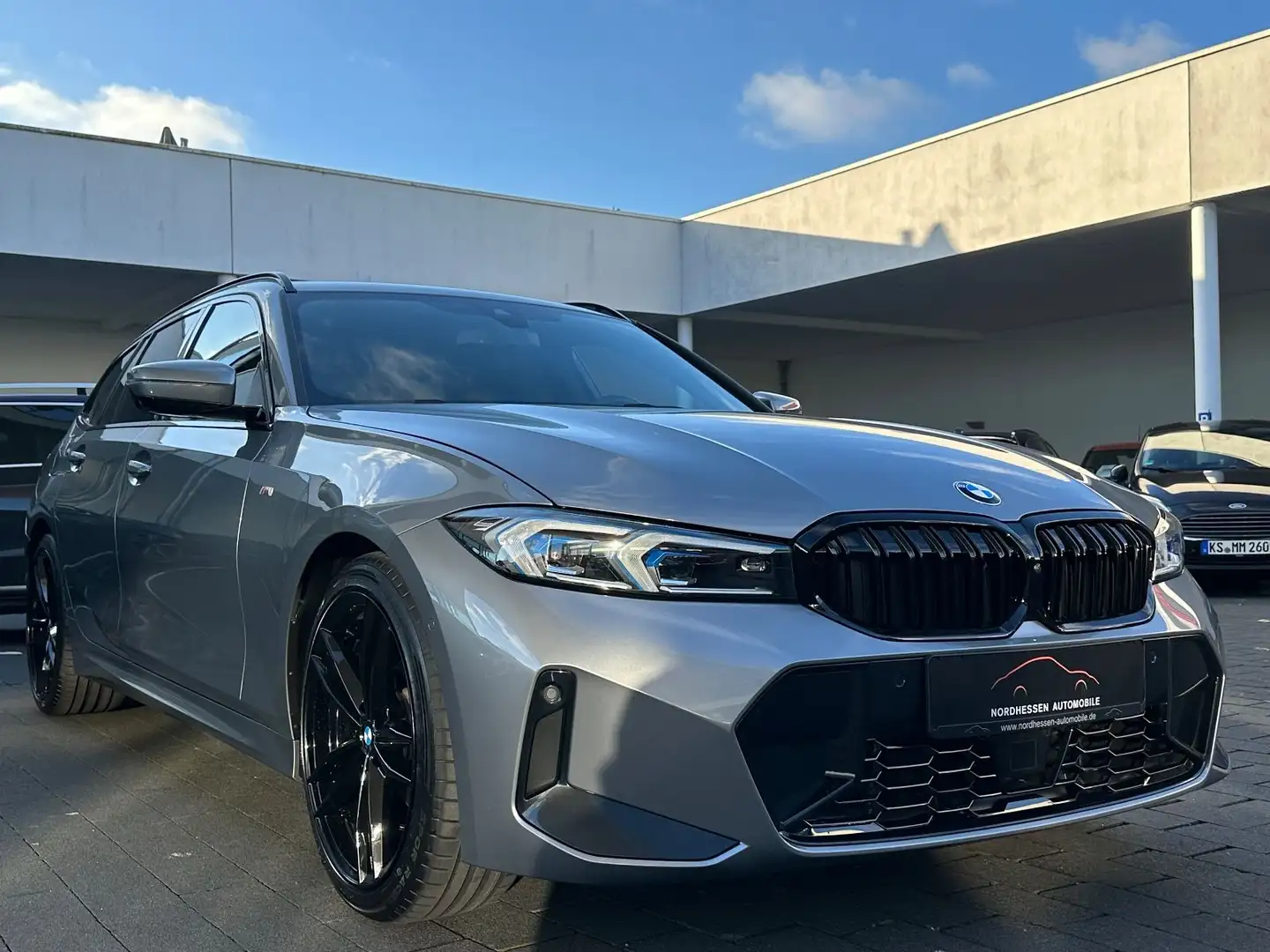 BMW 320 d Touring M Sport | 360° | Head-Up | AHK Gris - 2