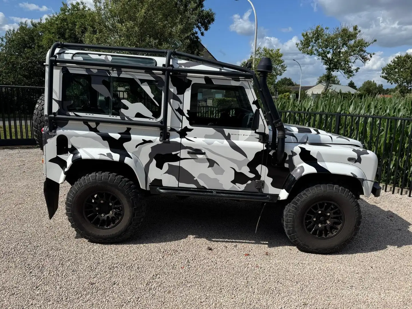 Land Rover Defender Defender 90 DPF Station Wagon SE Szary - 2