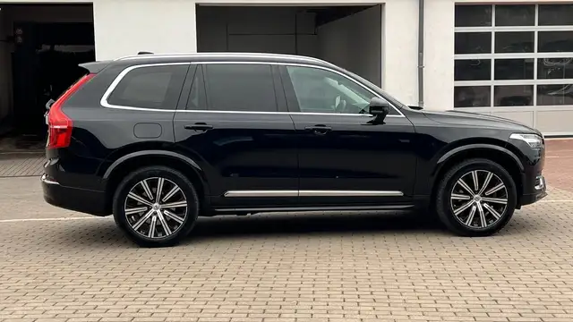 Volvo XC90 view 7