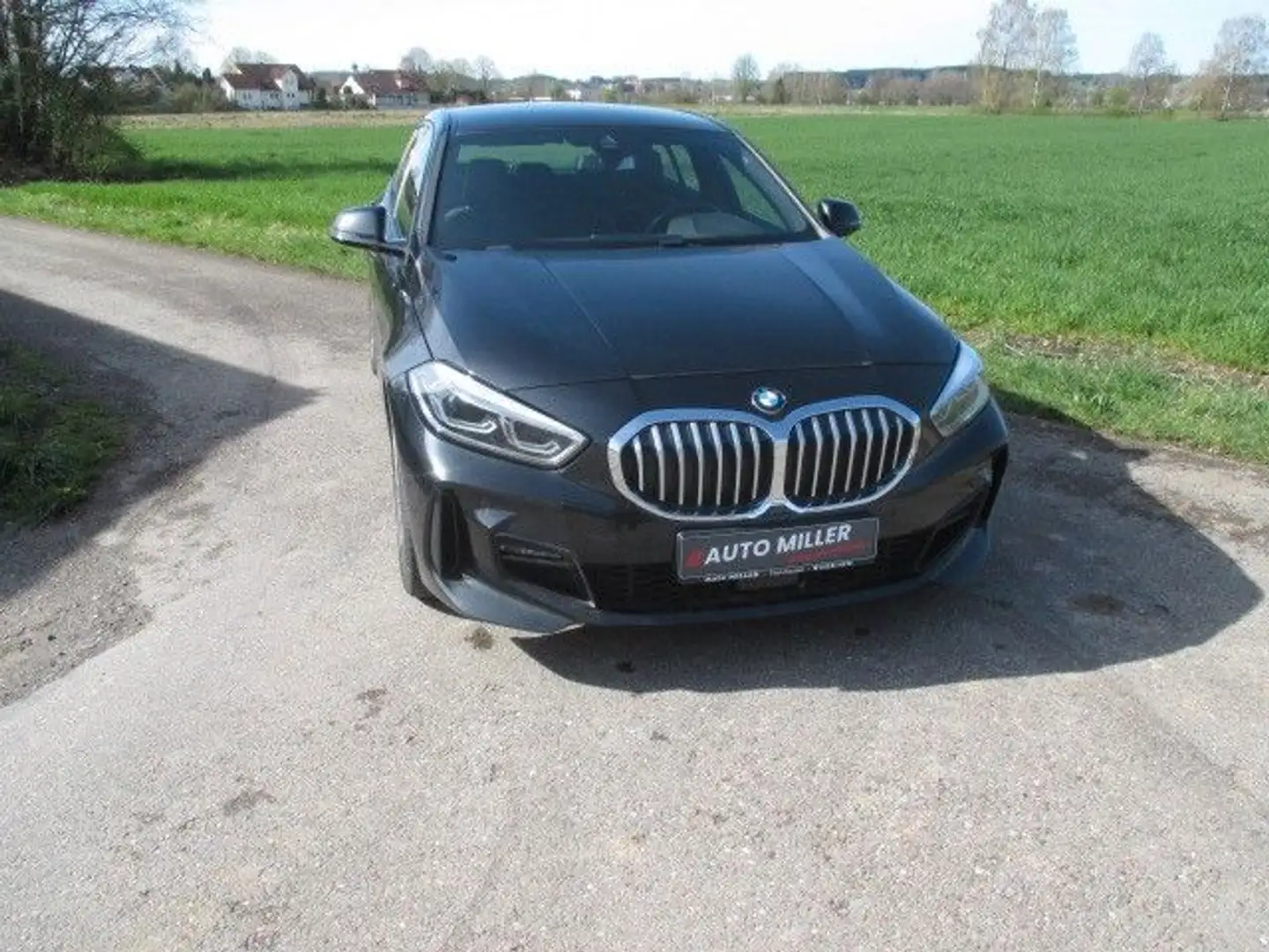 BMW 118 i M Sport Schwarz - 1