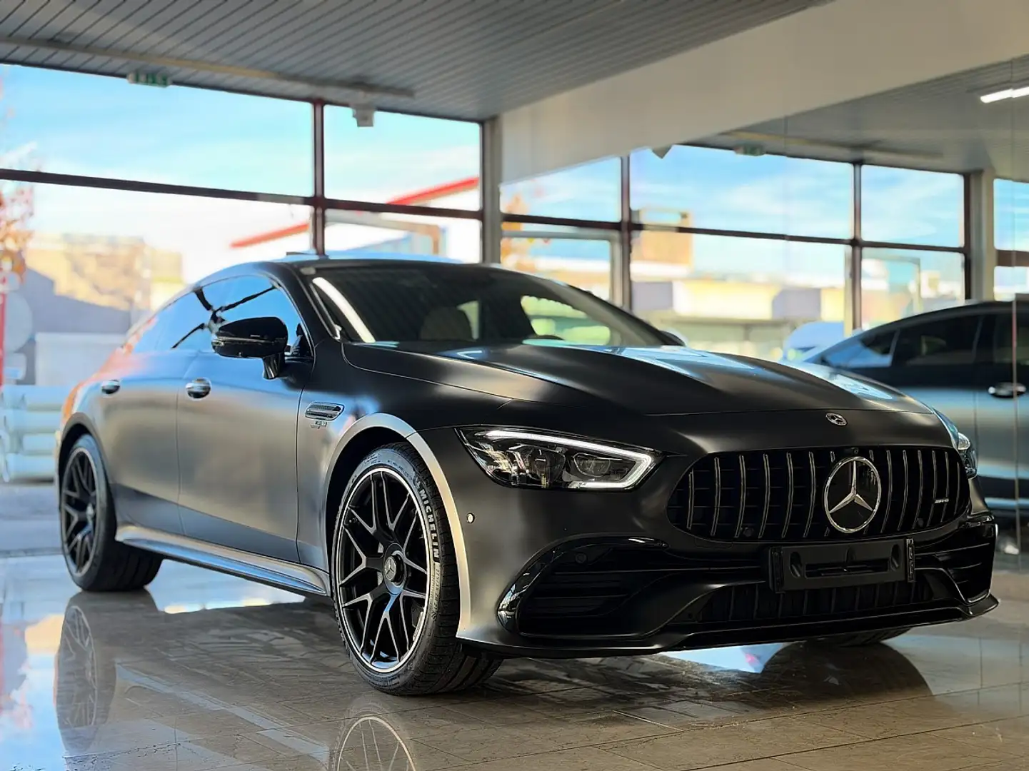 Mercedes-Benz AMG GT 43 4Matic+ Grau - 1