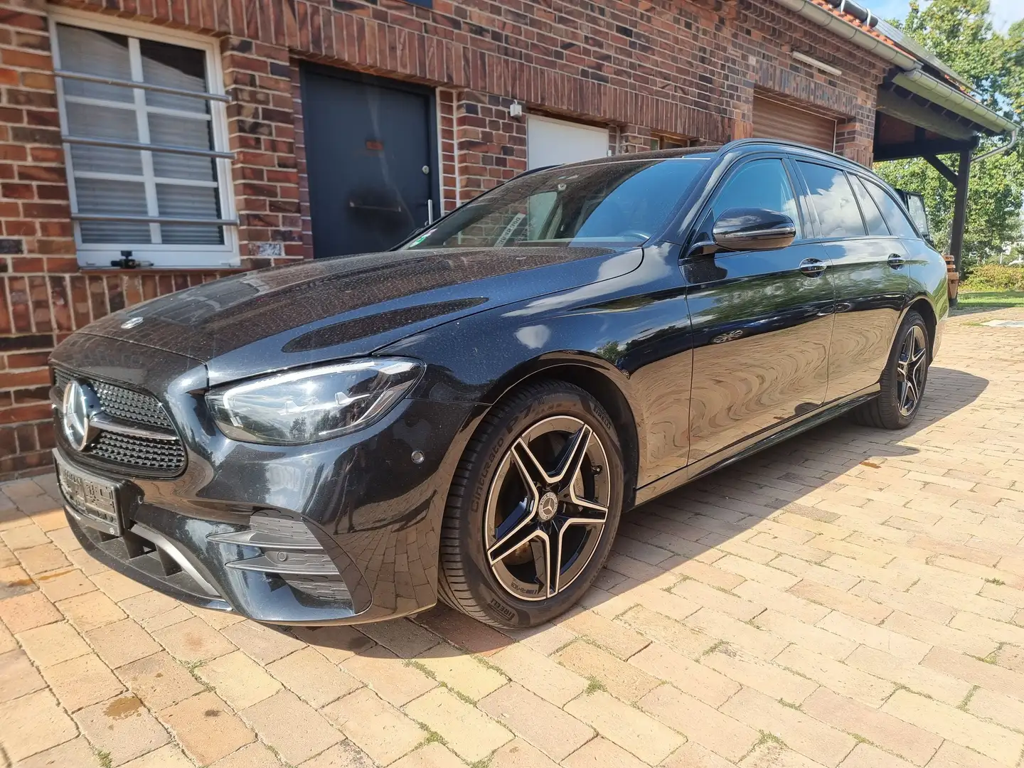 Mercedes-Benz E 300 E 300 de T AMG/PANO/NAVI/NIGHT/WIDE/Garantie Schwarz - 1