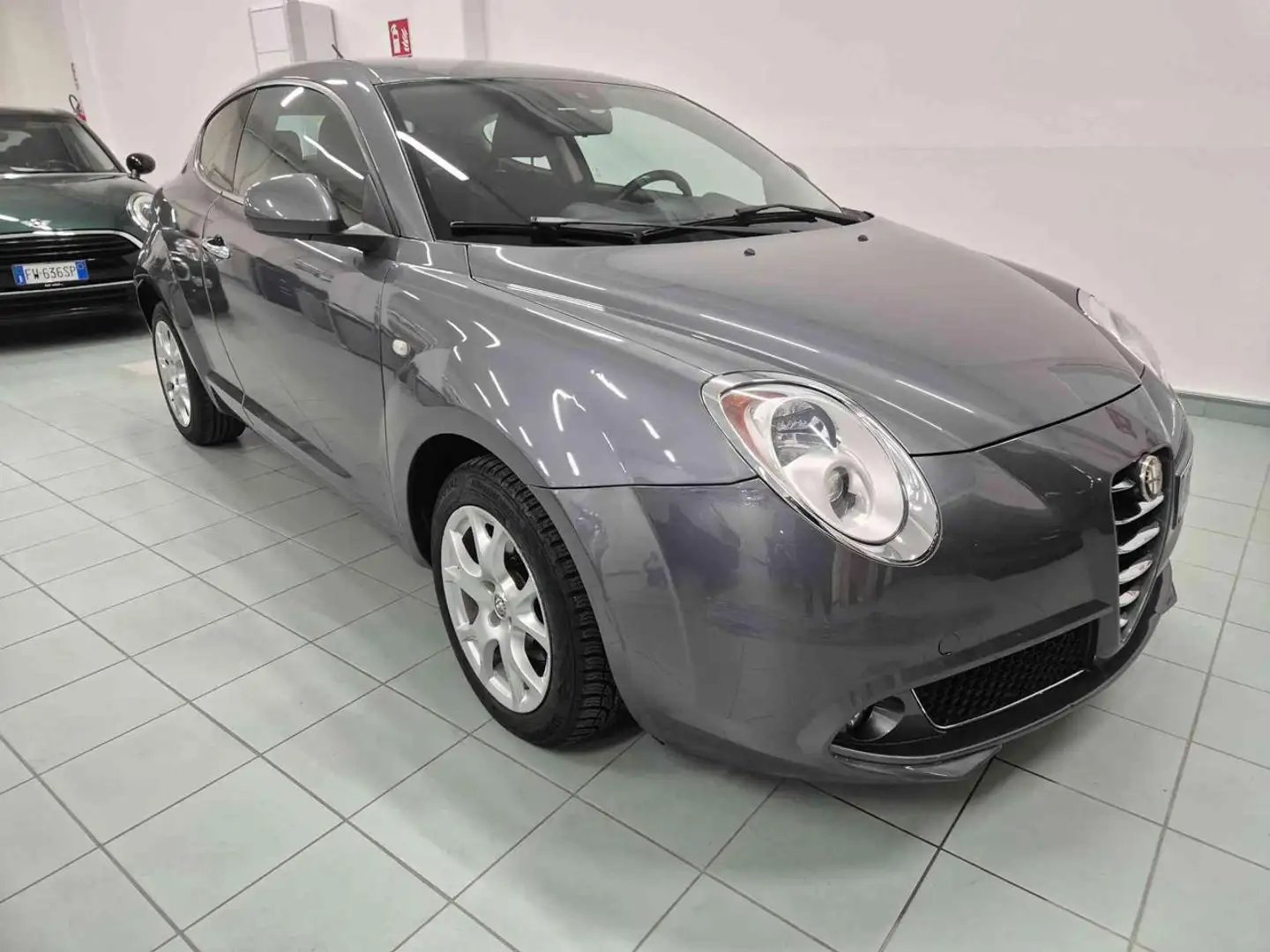 Alfa Romeo MiTo 1.3 JTDm-2 95 CV S&S Distinctive Grau - 1