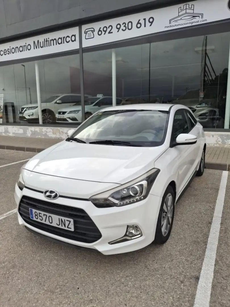 Hyundai i20 Coupé 1.4CRDI Klass Blanc - 2