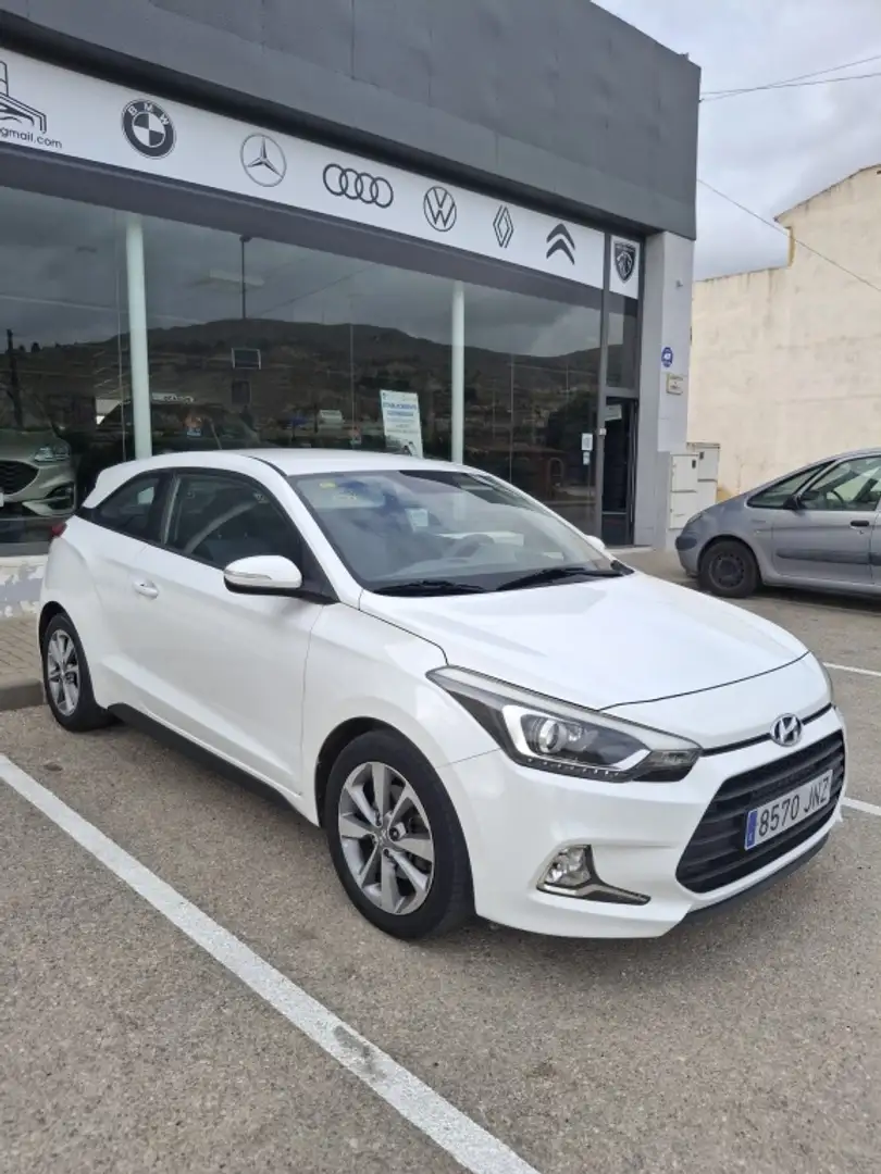 Hyundai i20 Coupé 1.4CRDI Klass Blanc - 1