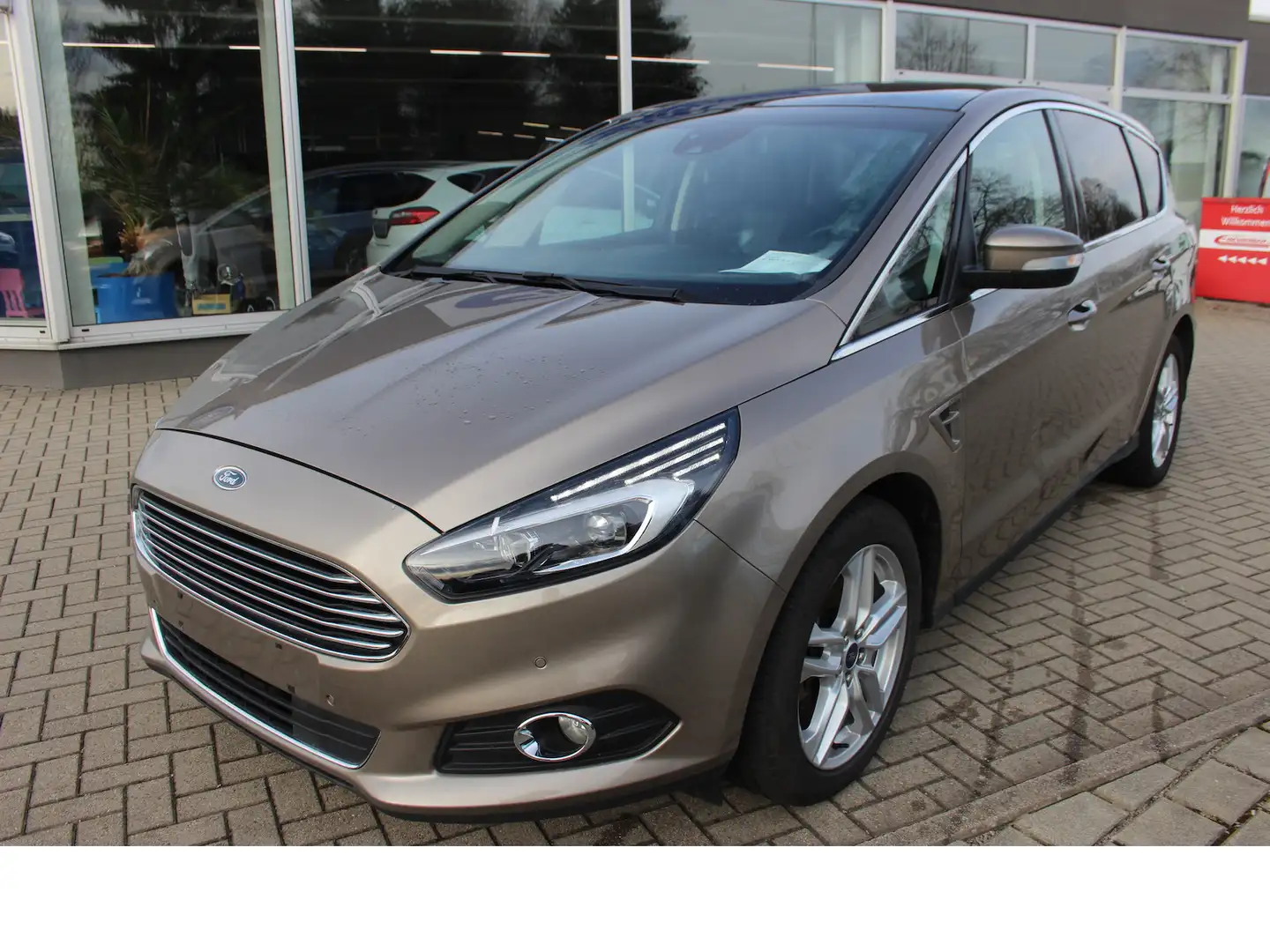 Ford S-Max 2.0 Titanium AWD Navi|Sony|LED|TAXI Zilver - 2