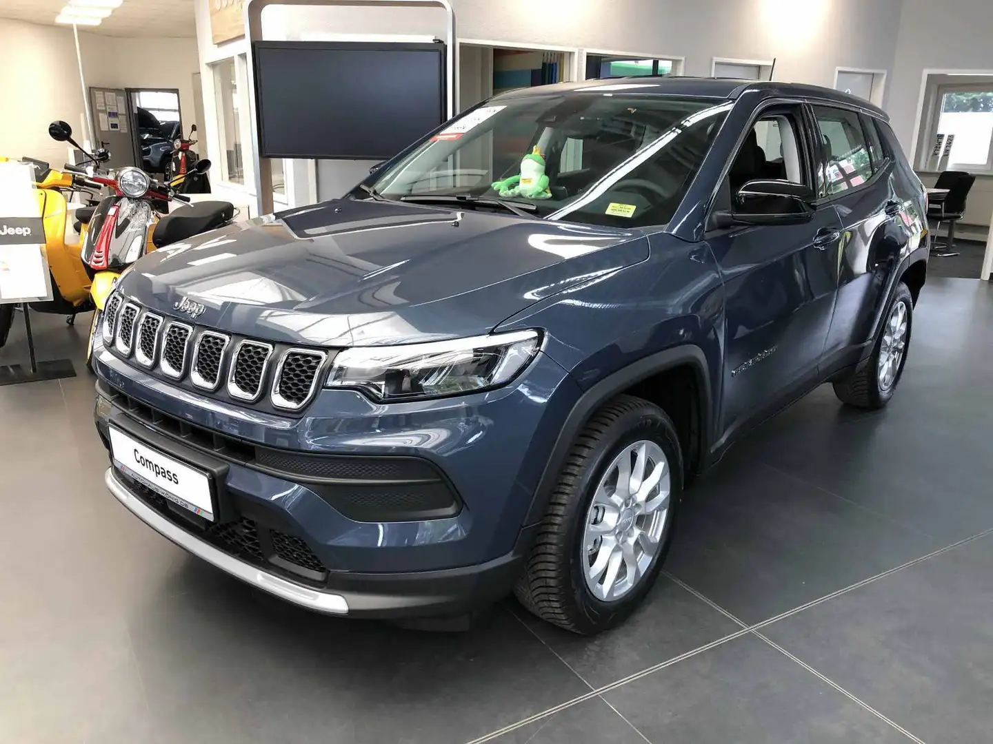 Jeep Compass e-Hybrid MY25 Altitude 1.5l 130PS FWD Blau - 1