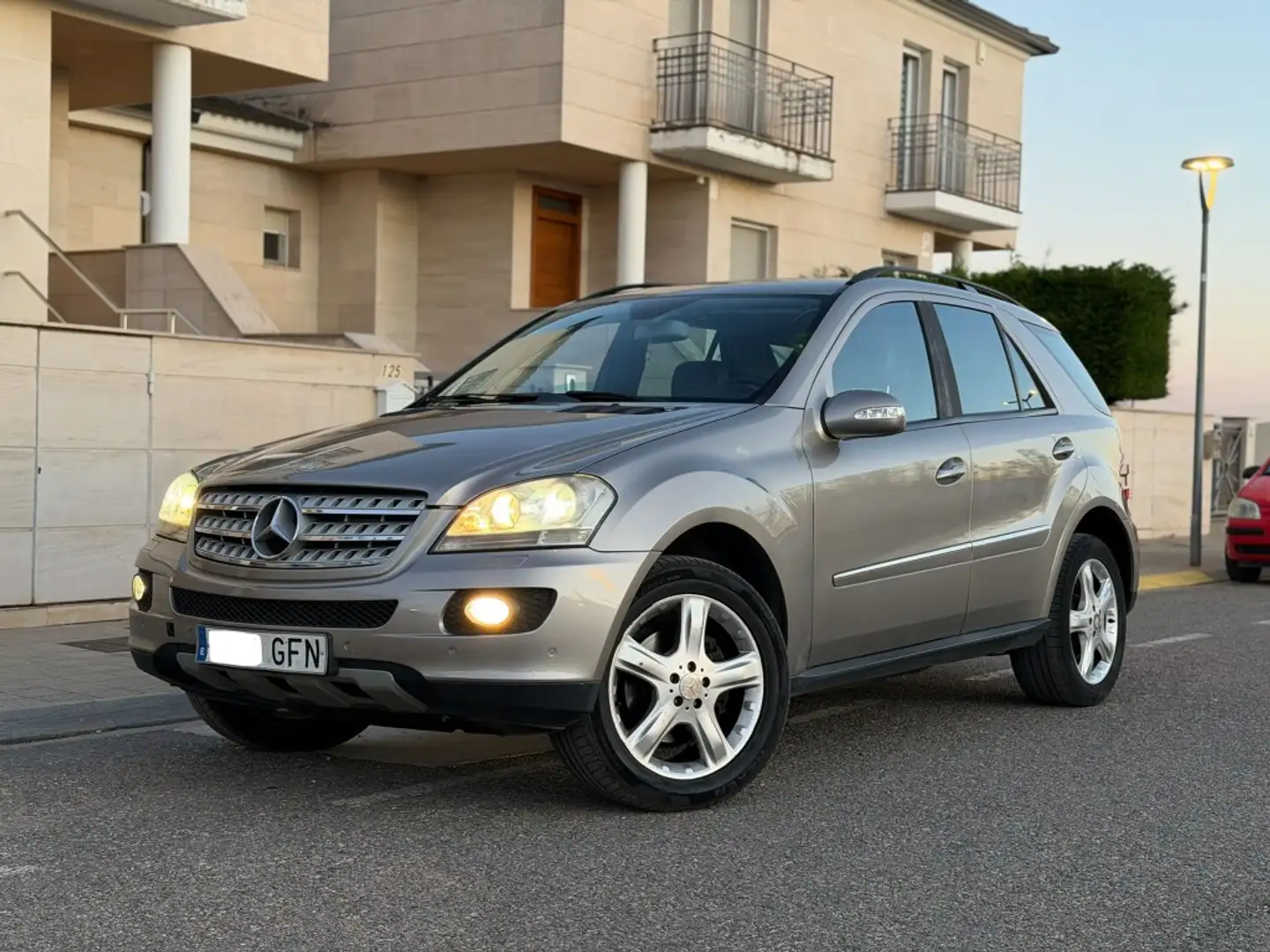 Mercedes-Benz ML 320 320CDI 4M Aut. Beige - 1