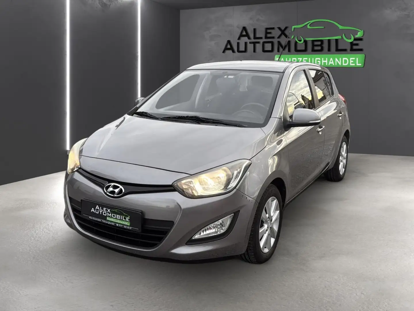 Hyundai i20 1.2 5 Star Edition Grau - 2