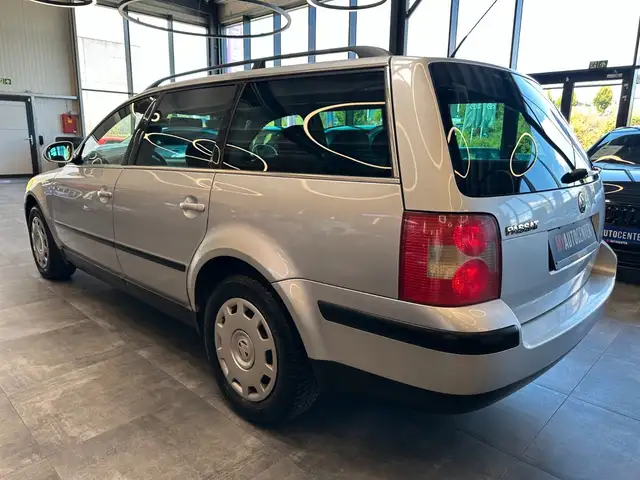 Volkswagen Passat view 25