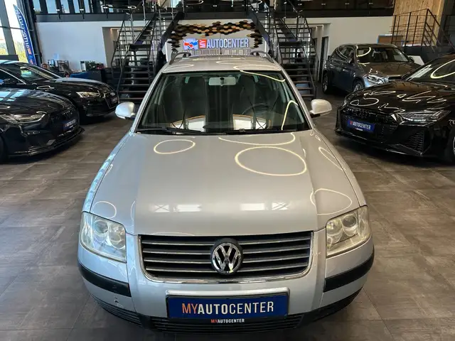 Volkswagen Passat view 22