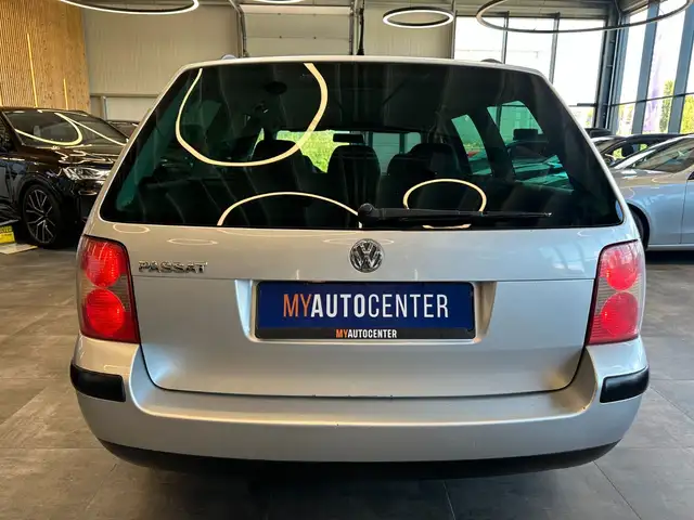 Volkswagen Passat view 26